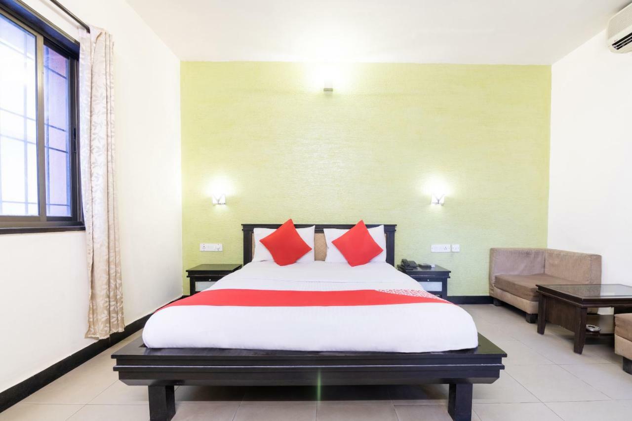 העיר בנגלור Oyo 345 Hotel Red Mount Aquilla מראה חיצוני תמונה